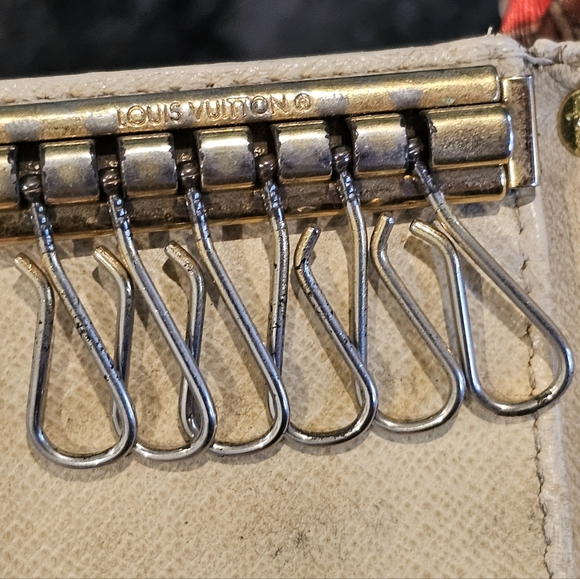 Louis Vuitton Damier Azur Key Case/Holder W/Chain, Twilly & Charm Added - Picture 5 of 17